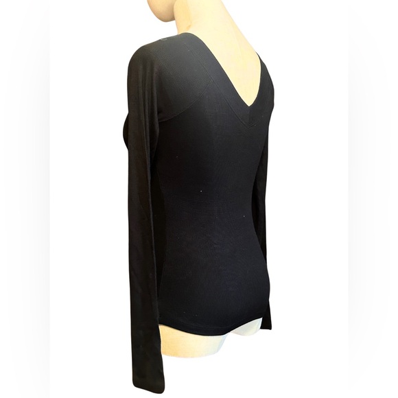 Urban Outfitters BDG Shannen Slinky V-Neck Long Sleeve T-Shirt Black - Picture 6 of 7